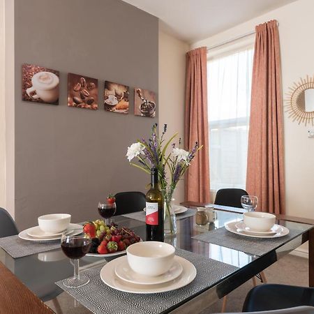 3 Bedroom-5 Beds Newland Ave King'S Palace Leisure-Contractor-Heart Of Hull Amenities Кингстон-апон-Халл Экстерьер фото