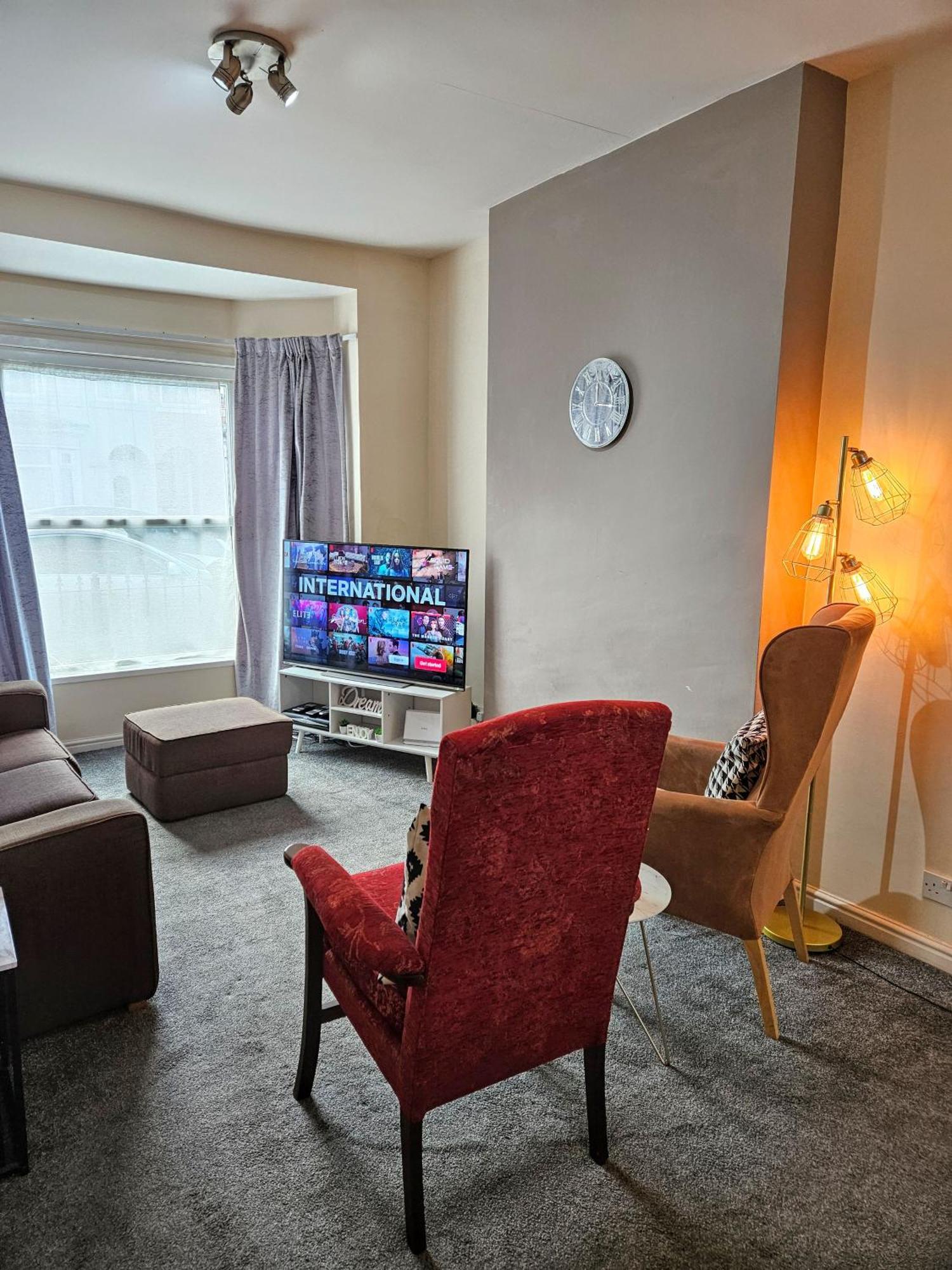 3 Bedroom-5 Beds Newland Ave King'S Palace Leisure-Contractor-Heart Of Hull Amenities Кингстон-апон-Халл Экстерьер фото